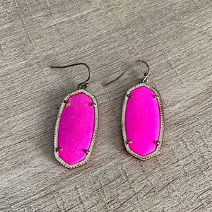 Kendra Scott earring pink